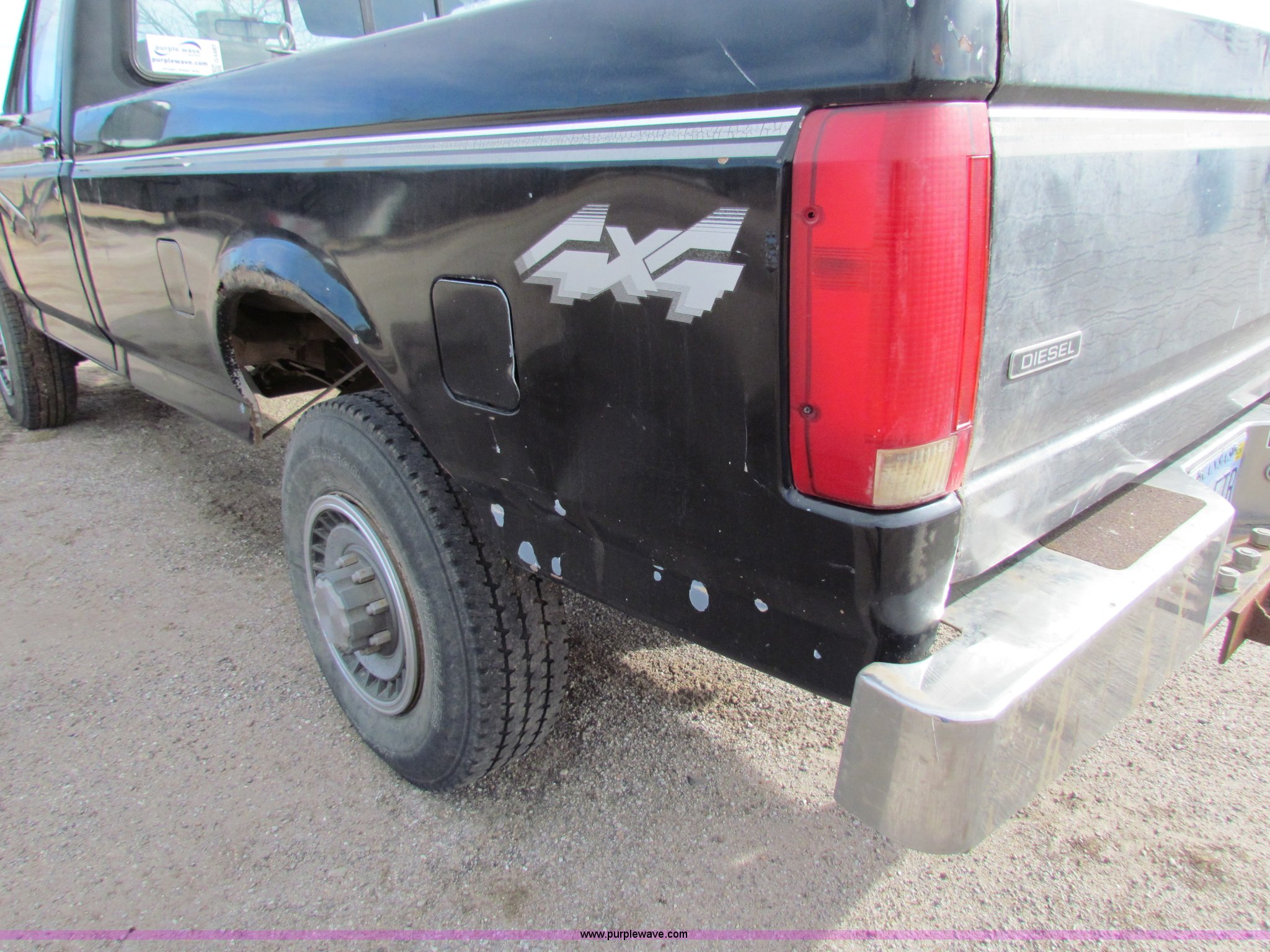 1992 Ford F250 HD pickup truck in Pratt, KS Item G4487 sold Purple Wave