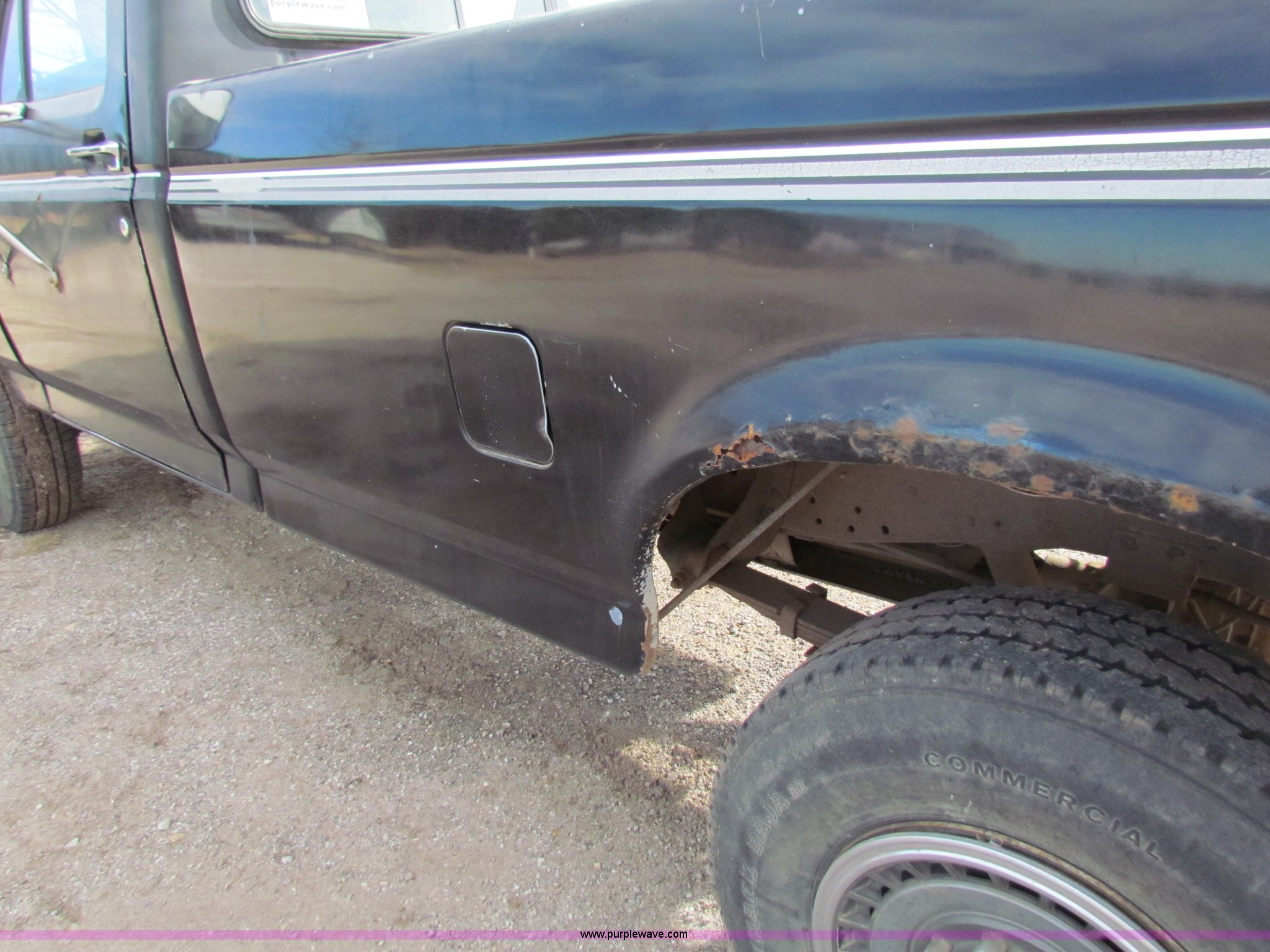 1992 Ford F250 HD pickup truck in Pratt, KS Item G4487 sold Purple Wave