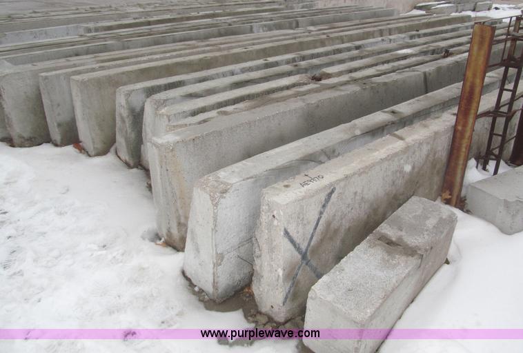 image for item AE9370 (20) reinforced angled concrete supports/barriers