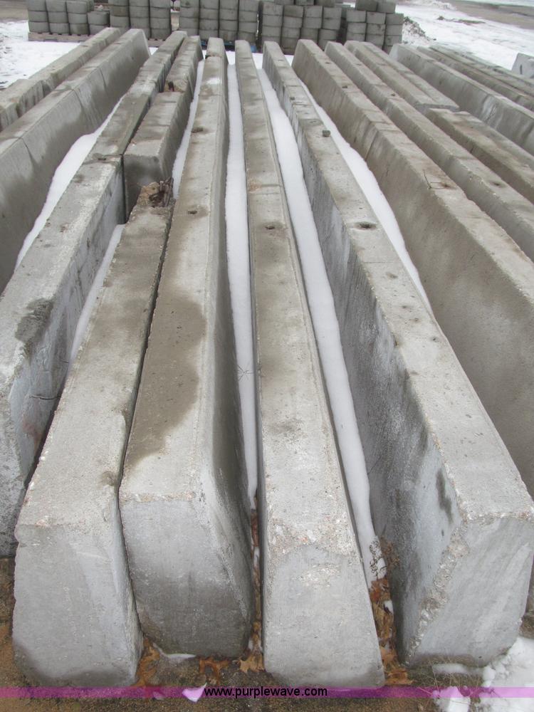 image for item AE9370 (20) reinforced angled concrete supports/barriers