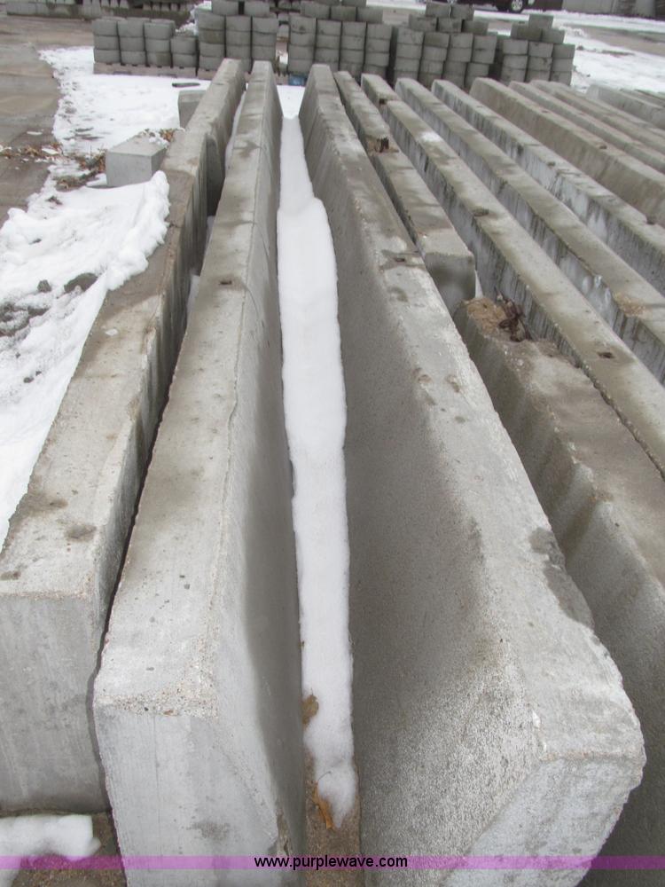 image for item AE9370 (20) reinforced angled concrete supports/barriers