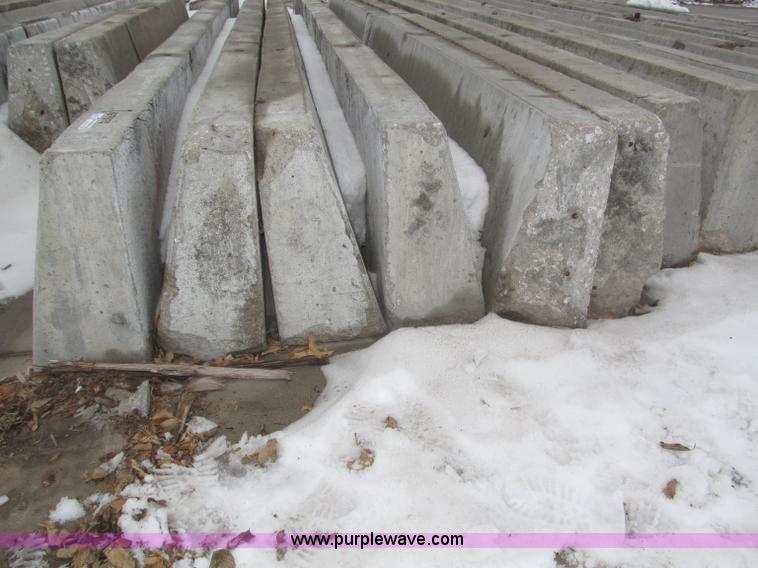 image for item AE9370 (20) reinforced angled concrete supports/barriers