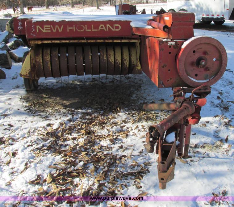 image for item AN9135 New Holland 273 hayliner