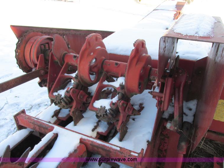 image for item AN9135 New Holland 273 hayliner