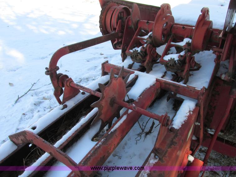 image for item AN9135 New Holland 273 hayliner