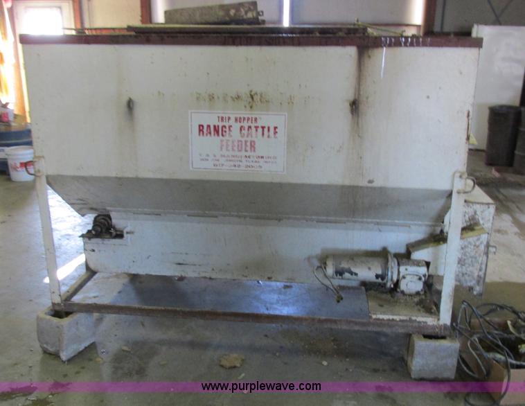 image for item AN9137 TBS P1646 Trip Hopper feed dispenser