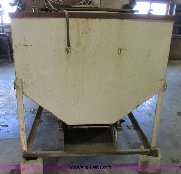 image for item AN9137 TBS P1646 Trip Hopper feed dispenser