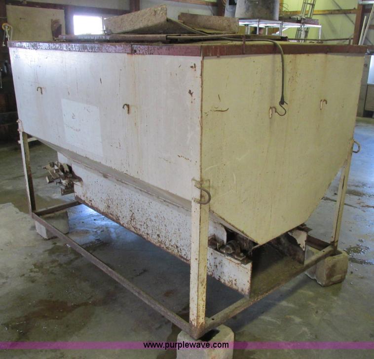 image for item AN9137 TBS P1646 Trip Hopper feed dispenser