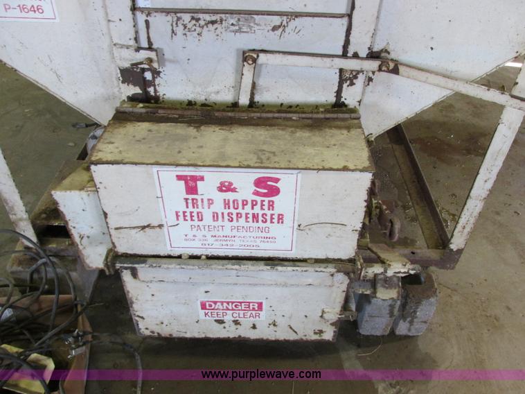 image for item AN9137 TBS P1646 Trip Hopper feed dispenser