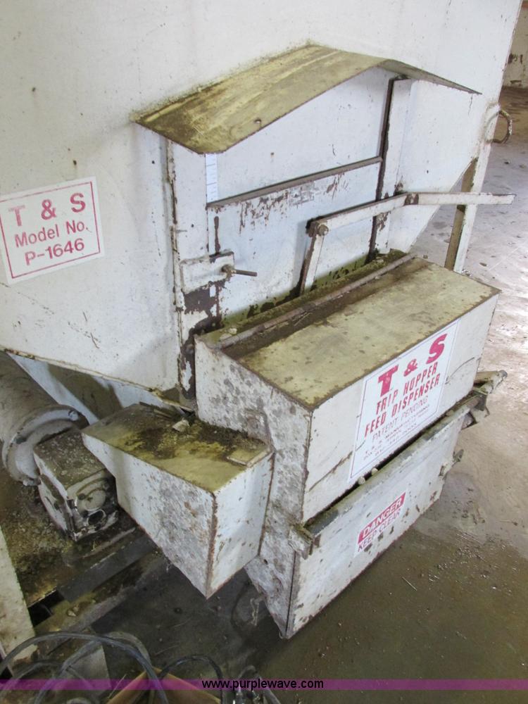 image for item AN9137 TBS P1646 Trip Hopper feed dispenser