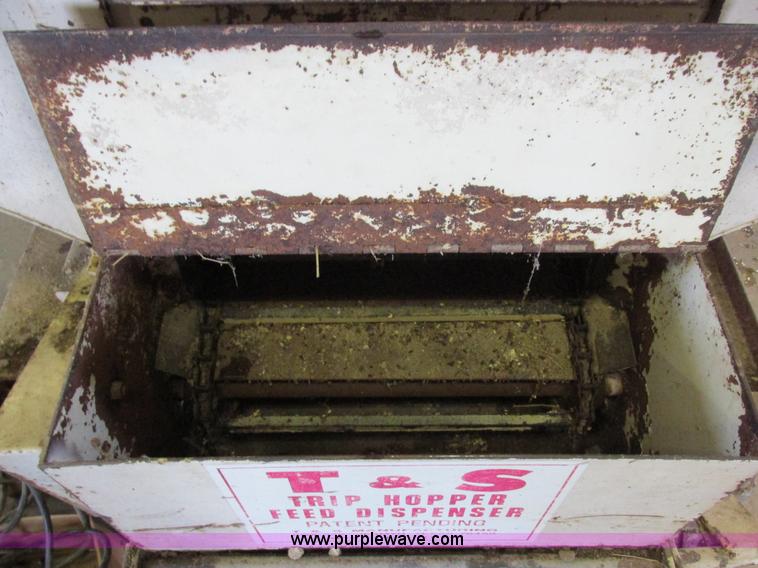 image for item AN9137 TBS P1646 Trip Hopper feed dispenser
