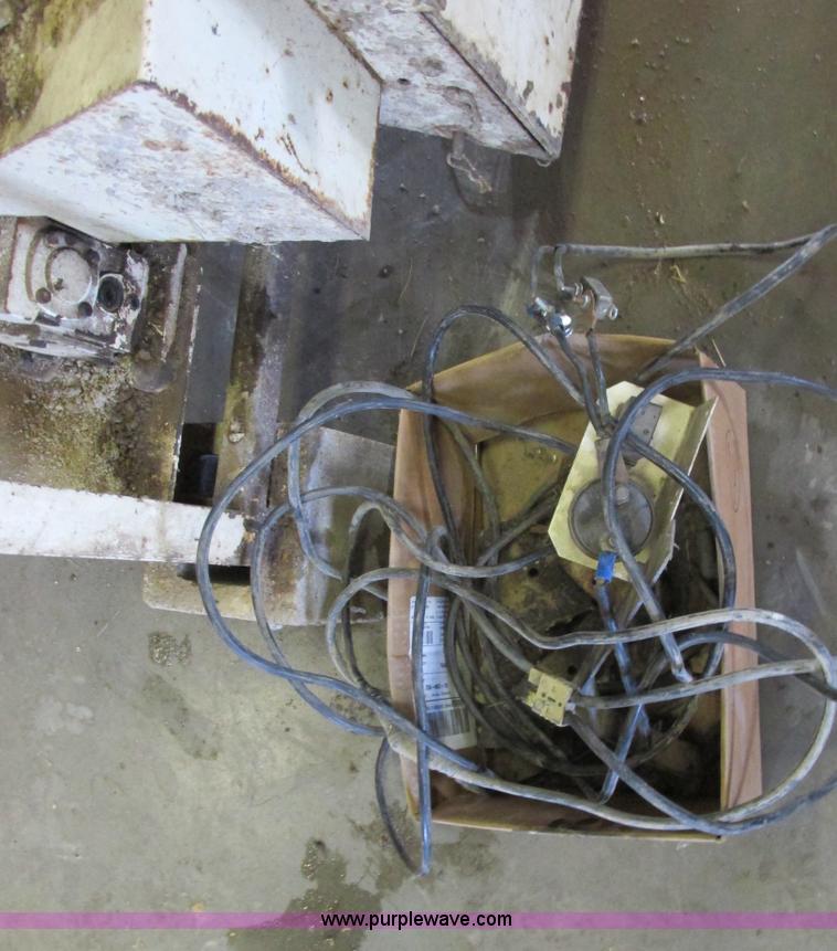 image for item AN9137 TBS P1646 Trip Hopper feed dispenser