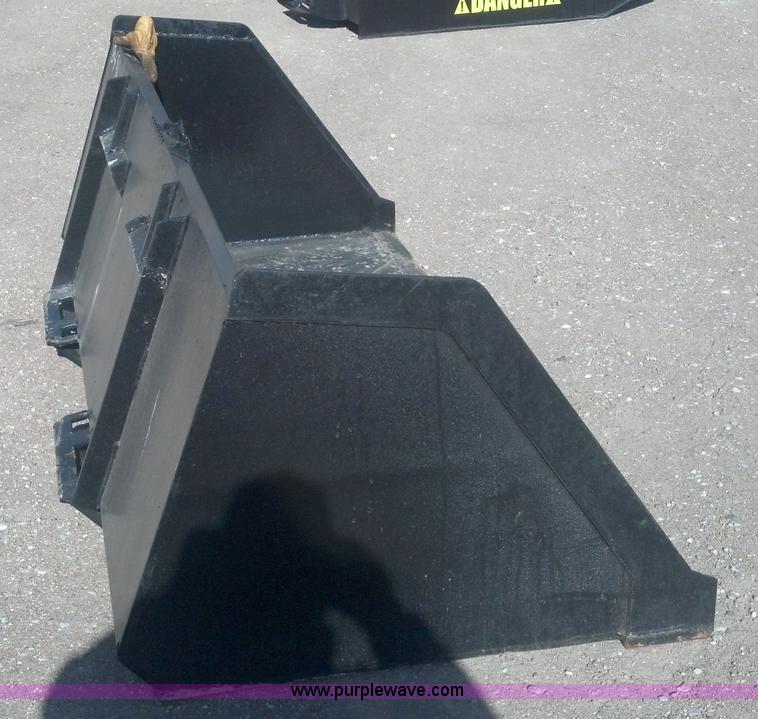 image for item C1730 Wildkat 84" snow/grain/debris bucket