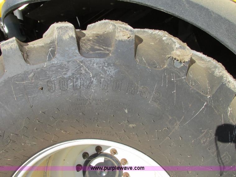 image for item F4832 2005 New Holland CR940 RWA combine