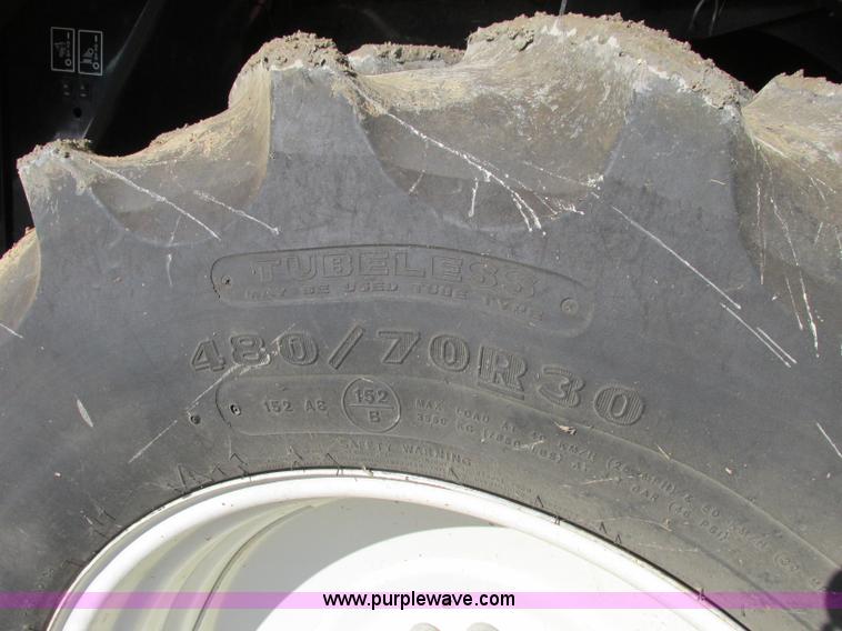 image for item F4832 2005 New Holland CR940 RWA combine