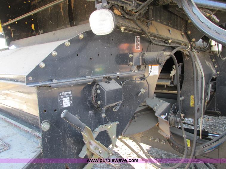 image for item F4832 2005 New Holland CR940 RWA combine