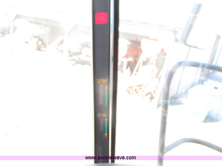 image for item F4832 2005 New Holland CR940 RWA combine