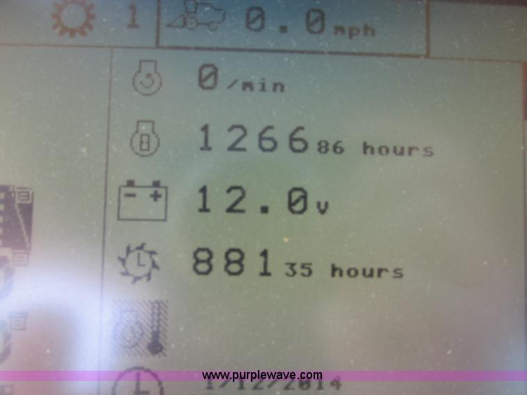 image for item F4832 2005 New Holland CR940 RWA combine