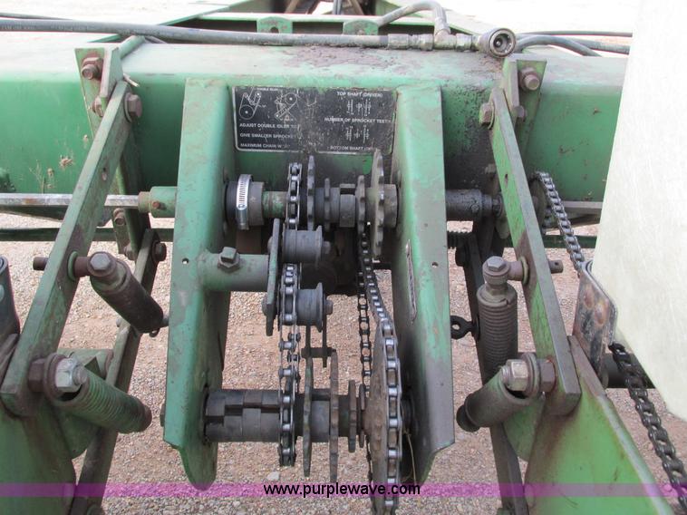 image for item G9372 John Deere 7000 planter
