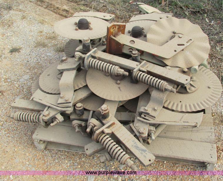 image for item G9372 John Deere 7000 planter