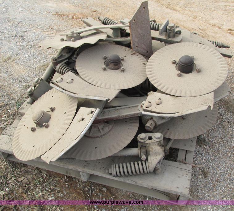 image for item G9372 John Deere 7000 planter