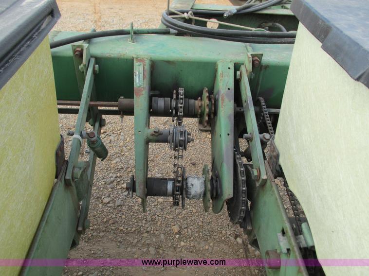 image for item G9373 John Deere 7000 planter