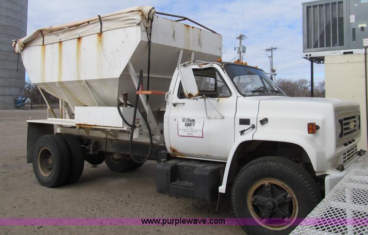 image for item G9621 1988 Chevrolet C70 dry tender truck