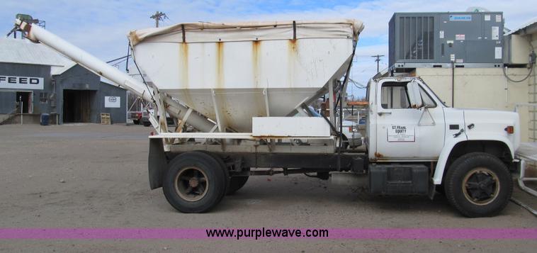 image for item G9621 1988 Chevrolet C70 dry tender truck