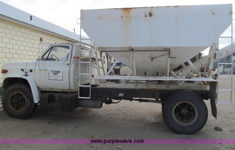 image for item G9621 1988 Chevrolet C70 dry tender truck