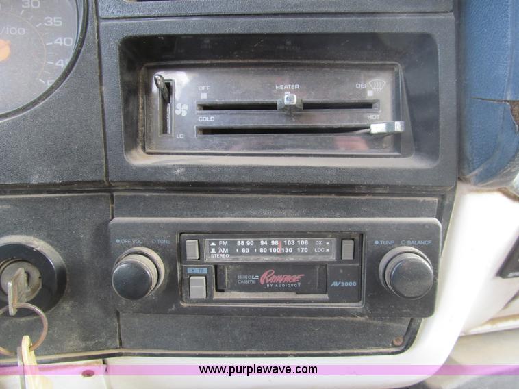 image for item G9621 1988 Chevrolet C70 dry tender truck