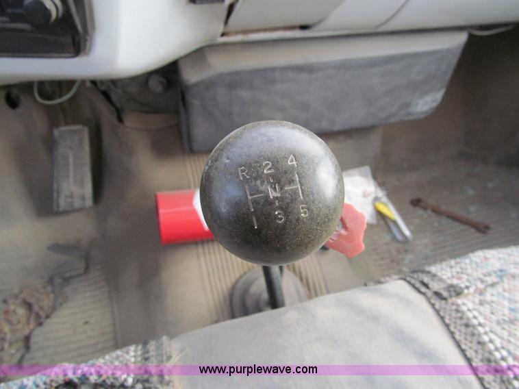 image for item G9621 1988 Chevrolet C70 dry tender truck