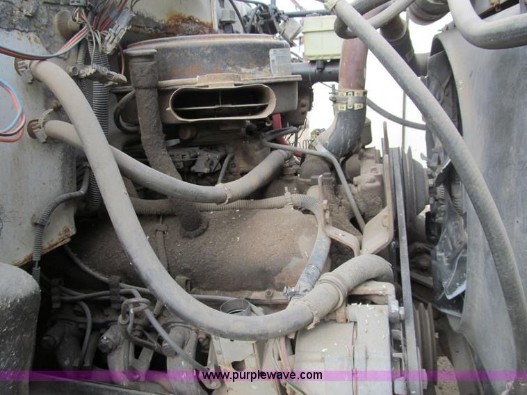 image for item G9621 1988 Chevrolet C70 dry tender truck