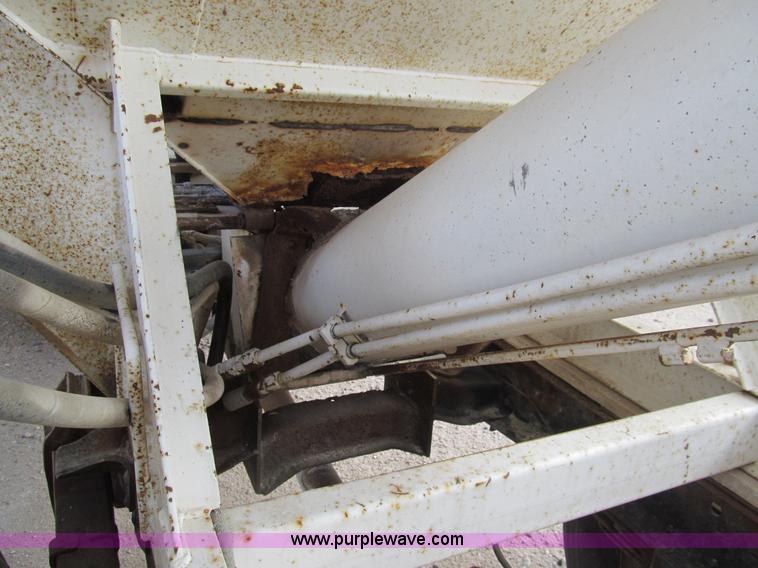 image for item G9621 1988 Chevrolet C70 dry tender truck