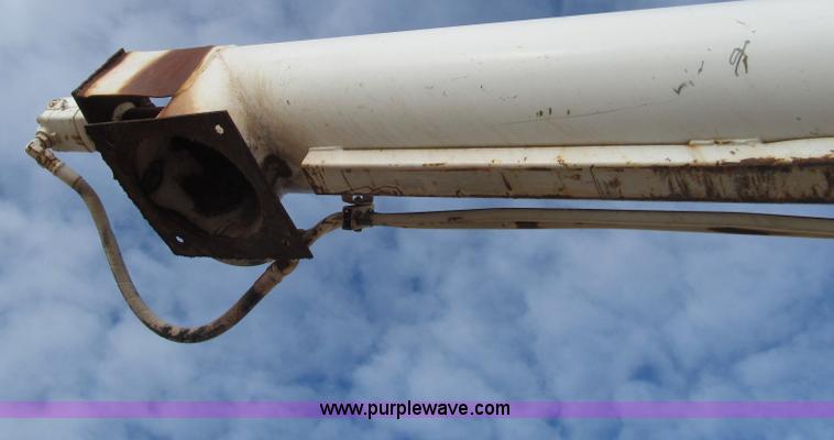 image for item G9621 1988 Chevrolet C70 dry tender truck