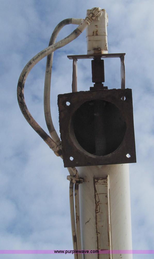 image for item G9621 1988 Chevrolet C70 dry tender truck