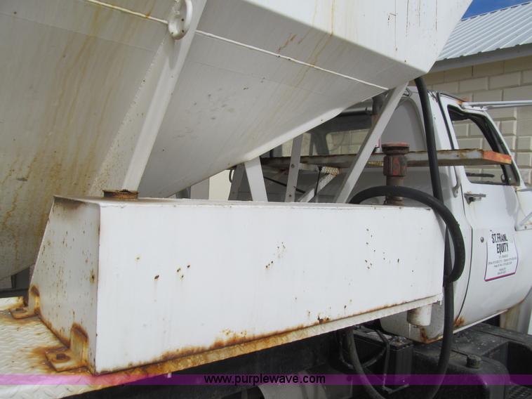 image for item G9621 1988 Chevrolet C70 dry tender truck