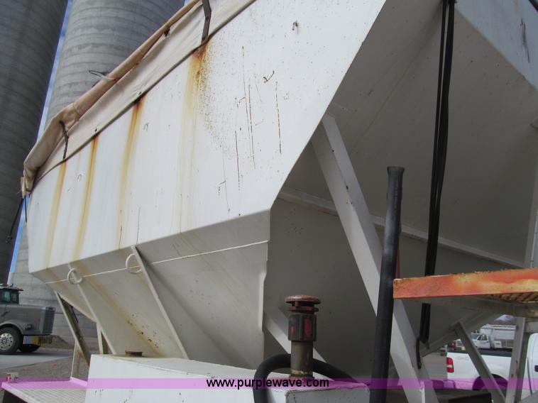 image for item G9621 1988 Chevrolet C70 dry tender truck