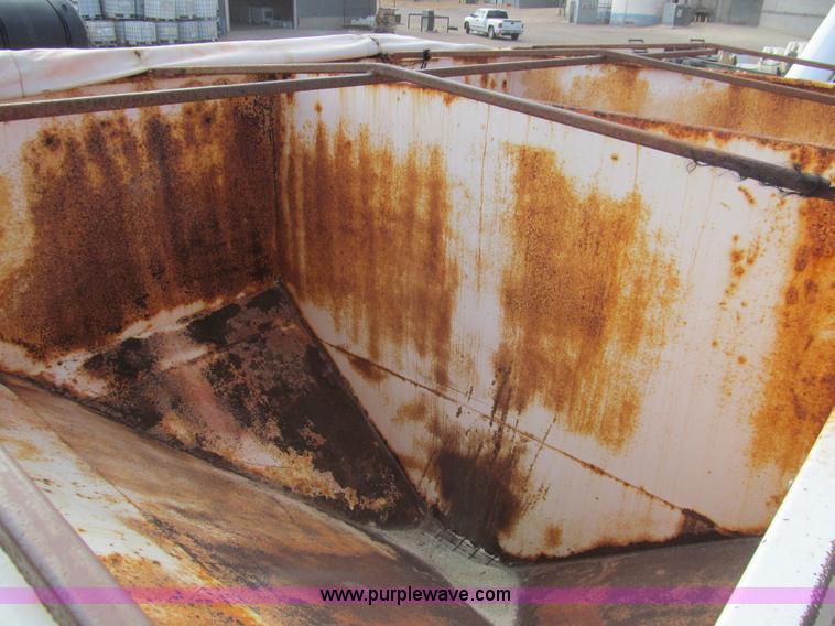 image for item G9621 1988 Chevrolet C70 dry tender truck