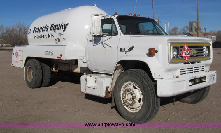 image for item G9622 1989 Chevrolet Kodiak propane bobtail truck