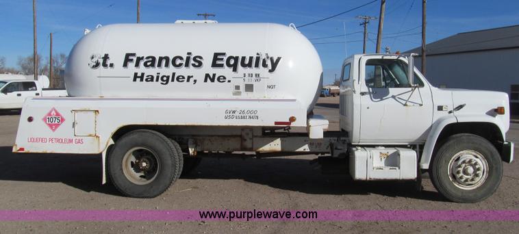 image for item G9622 1989 Chevrolet Kodiak propane bobtail truck