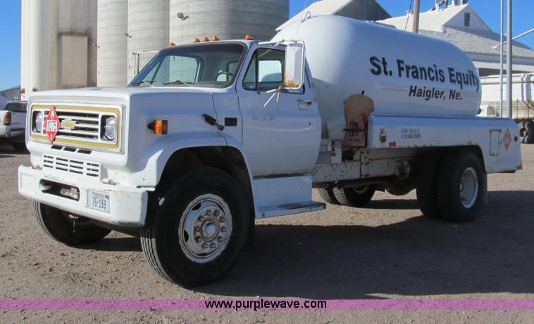 image for item G9622 1989 Chevrolet Kodiak propane bobtail truck