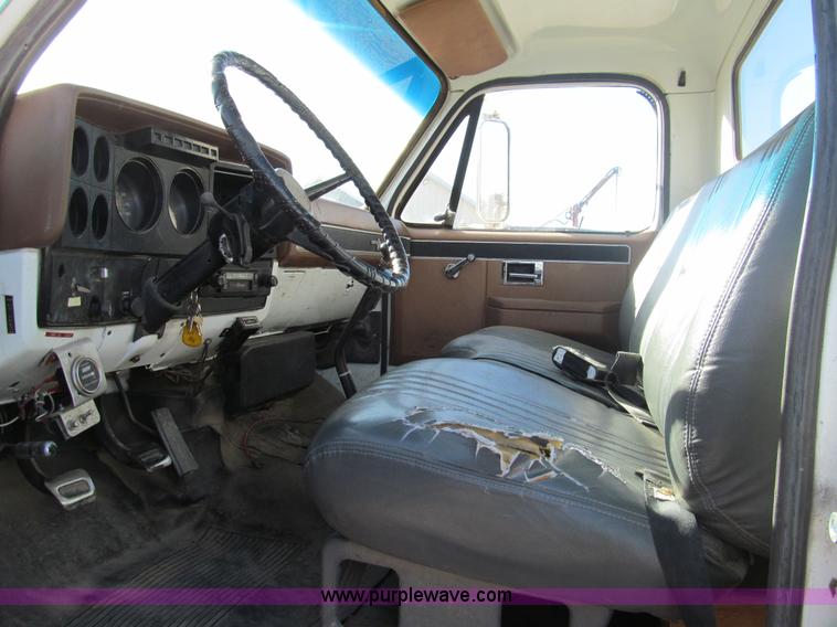 image for item G9622 1989 Chevrolet Kodiak propane bobtail truck