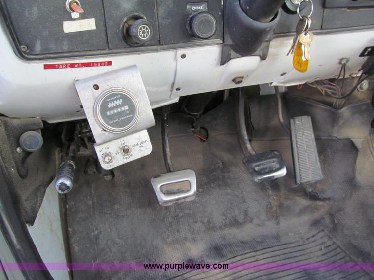 image for item G9622 1989 Chevrolet Kodiak propane bobtail truck