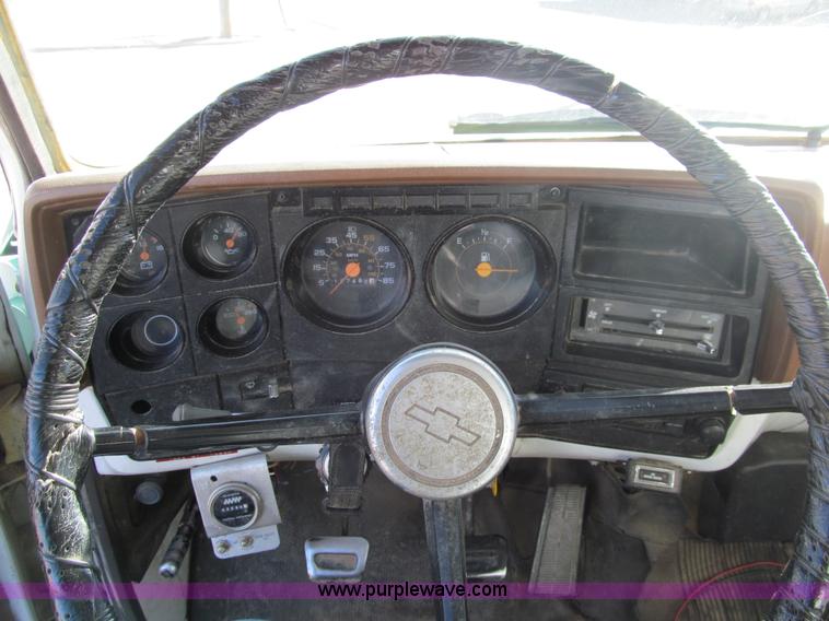 image for item G9622 1989 Chevrolet Kodiak propane bobtail truck