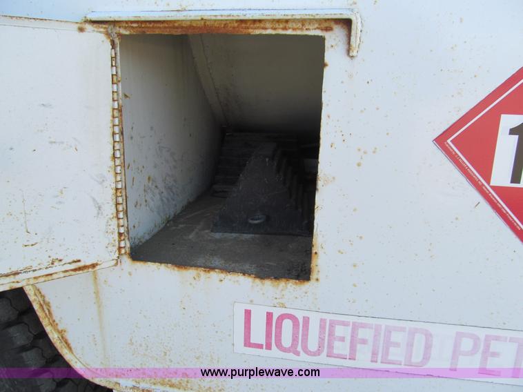 image for item G9622 1989 Chevrolet Kodiak propane bobtail truck