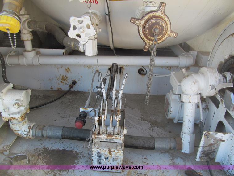 image for item G9622 1989 Chevrolet Kodiak propane bobtail truck