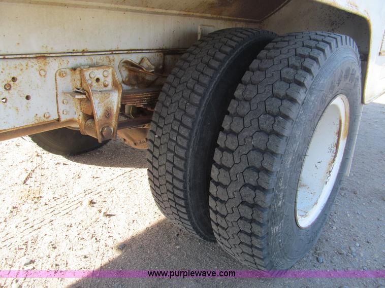 image for item G9622 1989 Chevrolet Kodiak propane bobtail truck