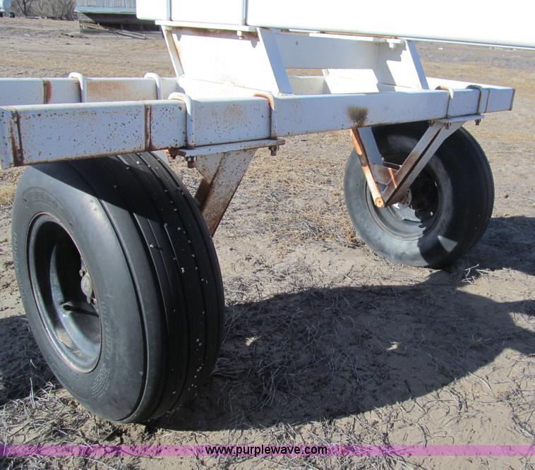 image for item G9628 Anhydrous tank running gear