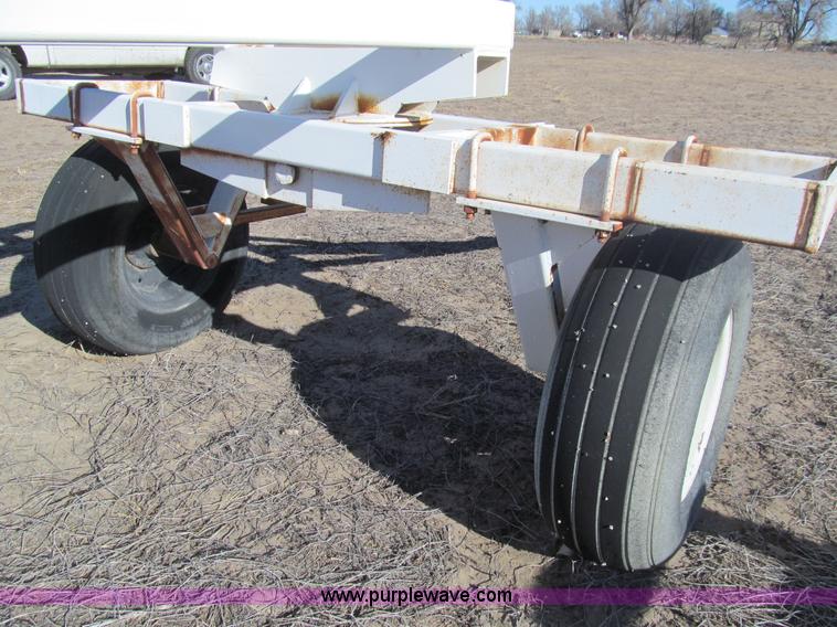 image for item G9628 Anhydrous tank running gear