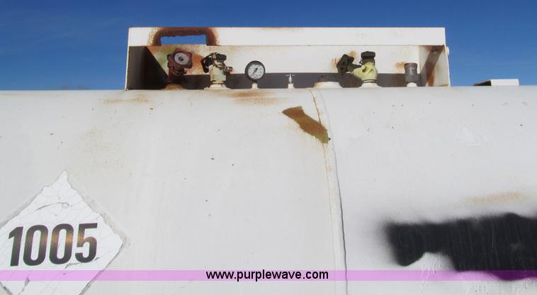 image for item G9629 Anhydrous tank and running gear